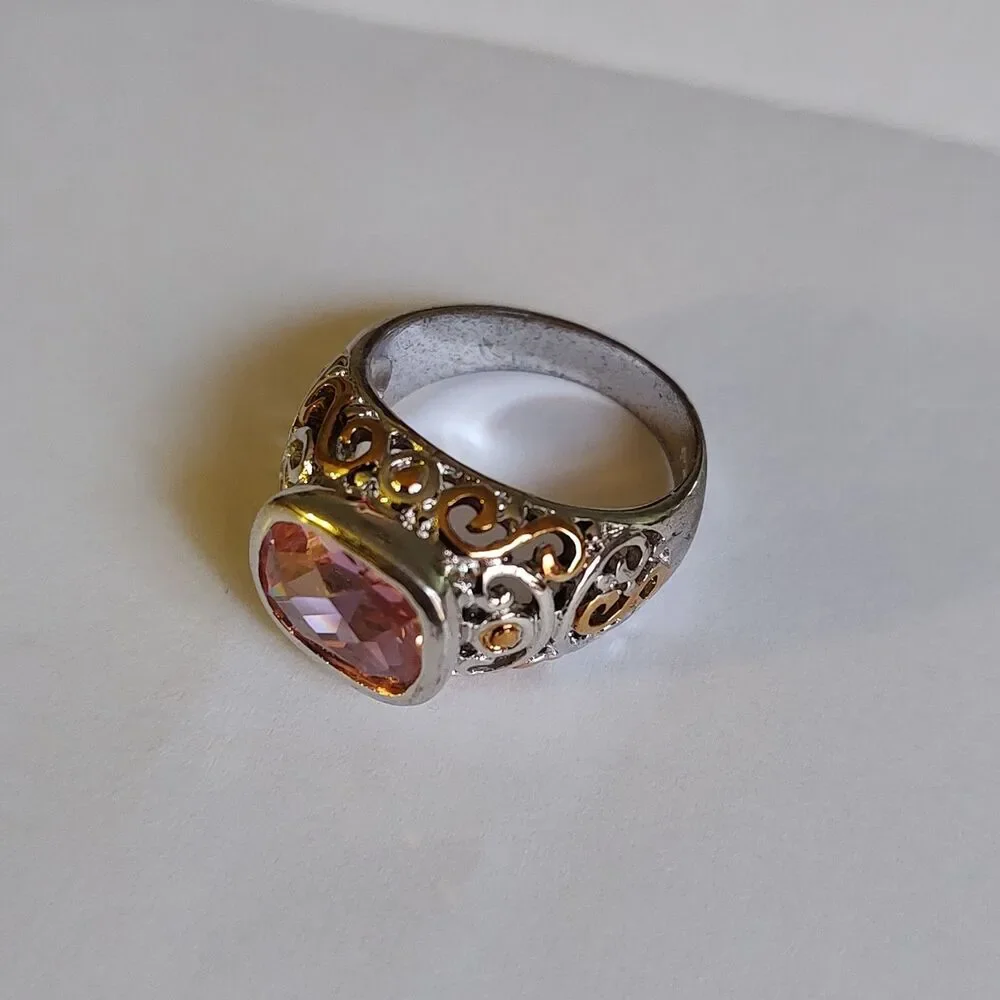 VTG Style Signed 18KGE Ornate Filigree Faceted Pink Glass Stone Ring Size 8.5